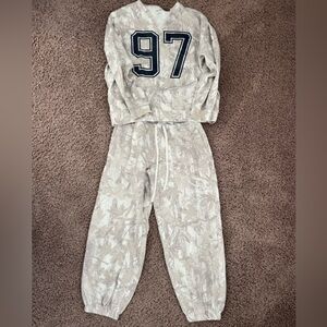 Hollister Camouflage Graphic Sweatshirt and Sweatpants Set Size M